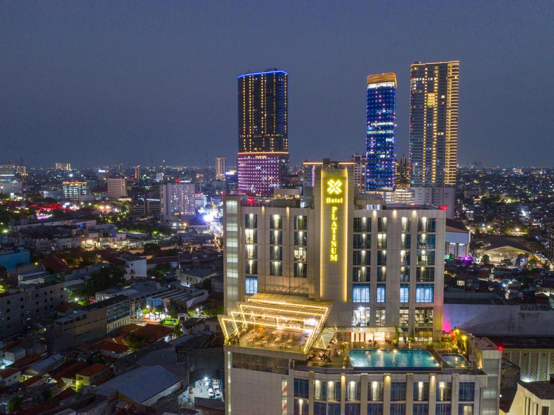 โรงแรมแพลตตินั่ม ตุนยุงัน สุราบายา ภายนอก รูปภาพ